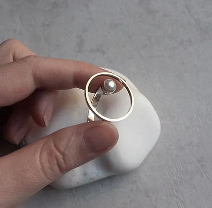 Circle Pearl Ring